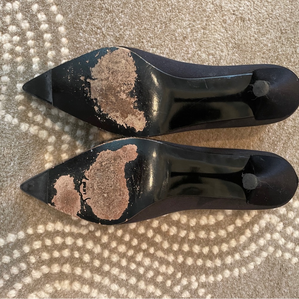 Stuart Weitzman  Black Embellished Heels. Size 8 - Picture 4 of 7